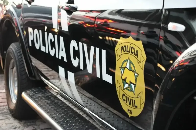 Mulher é presa na Grande Natal por usar imagens de bebê em UTI para pedir doações falsas no WhatsApp